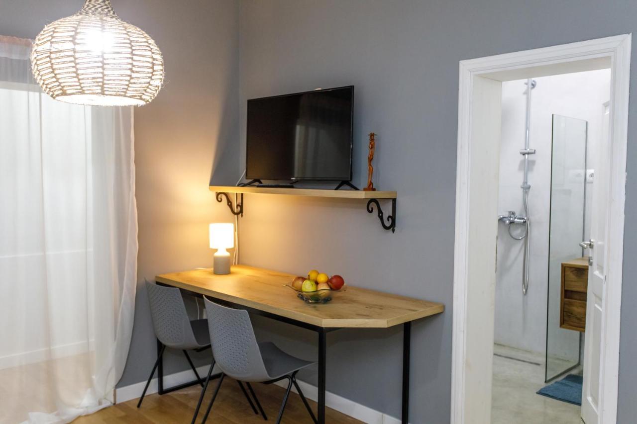 Studio Apartments Villa 24 Tirana Bagian luar foto